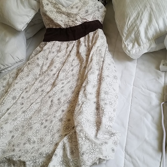 Dress - Picture 2 of 4